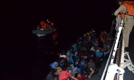İzmir’de 48 göçmen yakalandı
