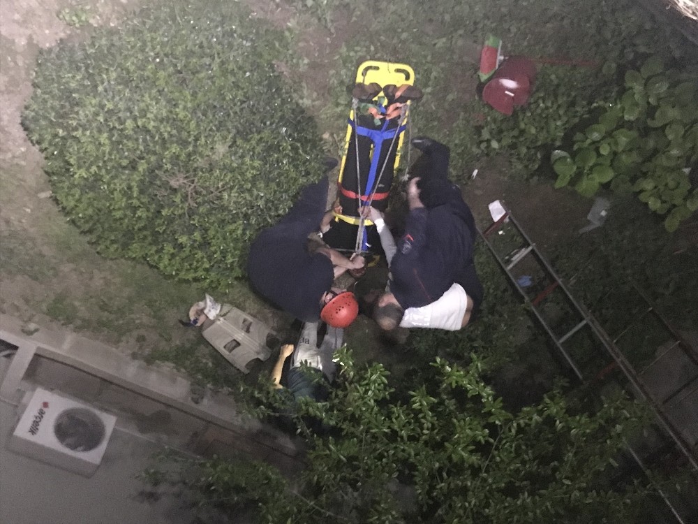 Beşiktaş’ta 5 metre ‘den düşen özel güvenlik görevlisi yaralandı