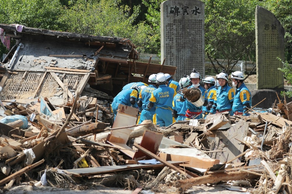 Japonya’da sel felaketinin ardından yıkım böyle görüntülendi