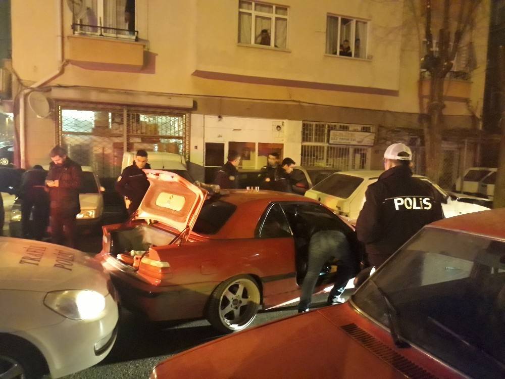 Başkent’te polis-şüpheli kovalamacası kazayla bitti