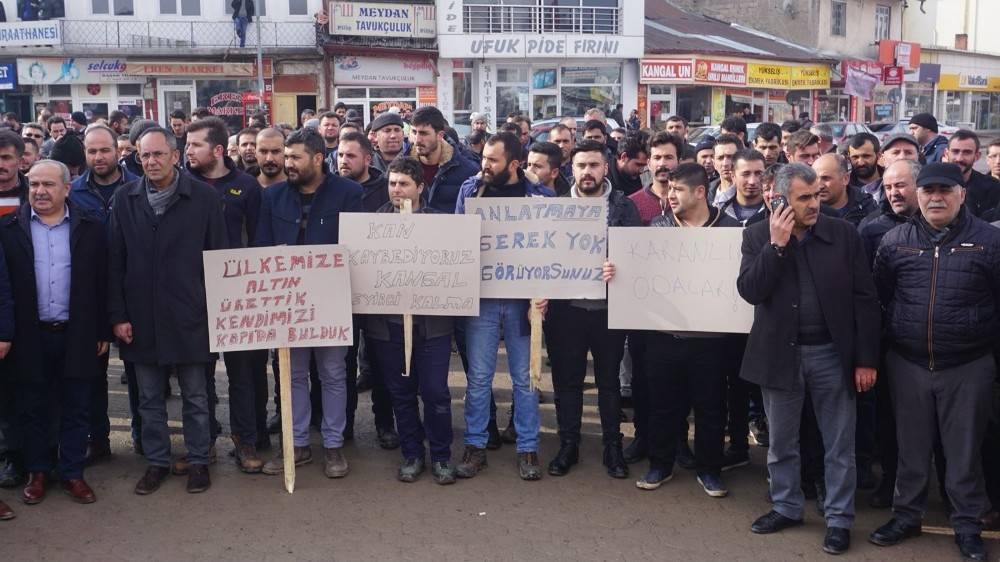 Kangal’da işçilerden ″ücretsiz izin″ protestosu