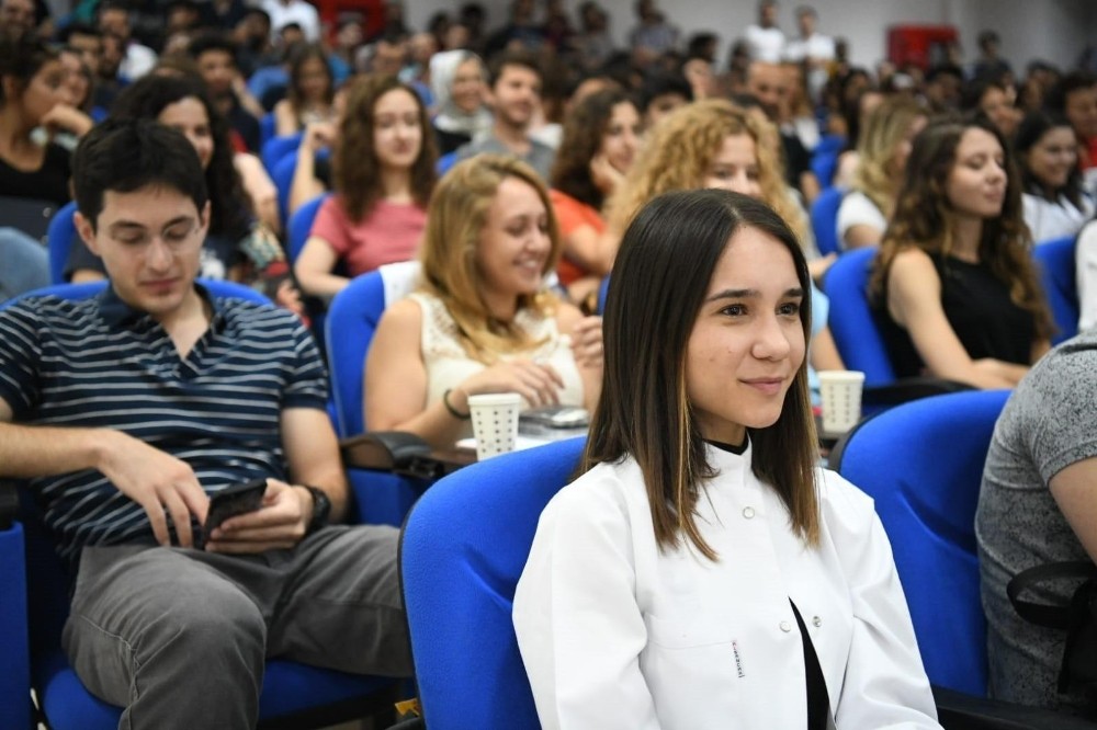 Ege Üniversitesi Rektörü Necdet Budak: ″Her zaman hastalarınıza karşı sabırlı, müşfik ve ilgili olun″