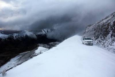 Erzurum’da sıcaklık eksi 10 dereceye düştü. Kar ve tipi ulaşımı etkiledi