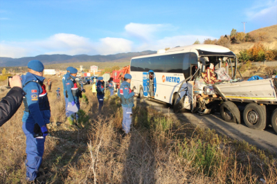 Kastamonu'da Trafik Kazası 2 Ölü Onlarca Yaralı