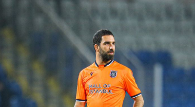 Medipol Başakşehir, Arda Turan ile yollarını ayırdı