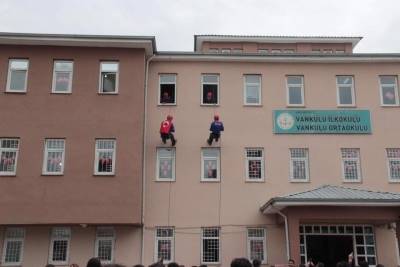 Zonguldak’ta okul kazanı patladı